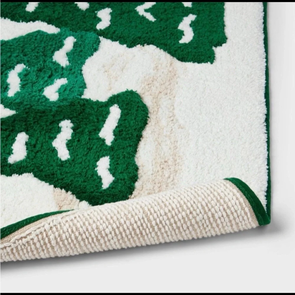Holiday Snowy Trees bath rug - Threshold